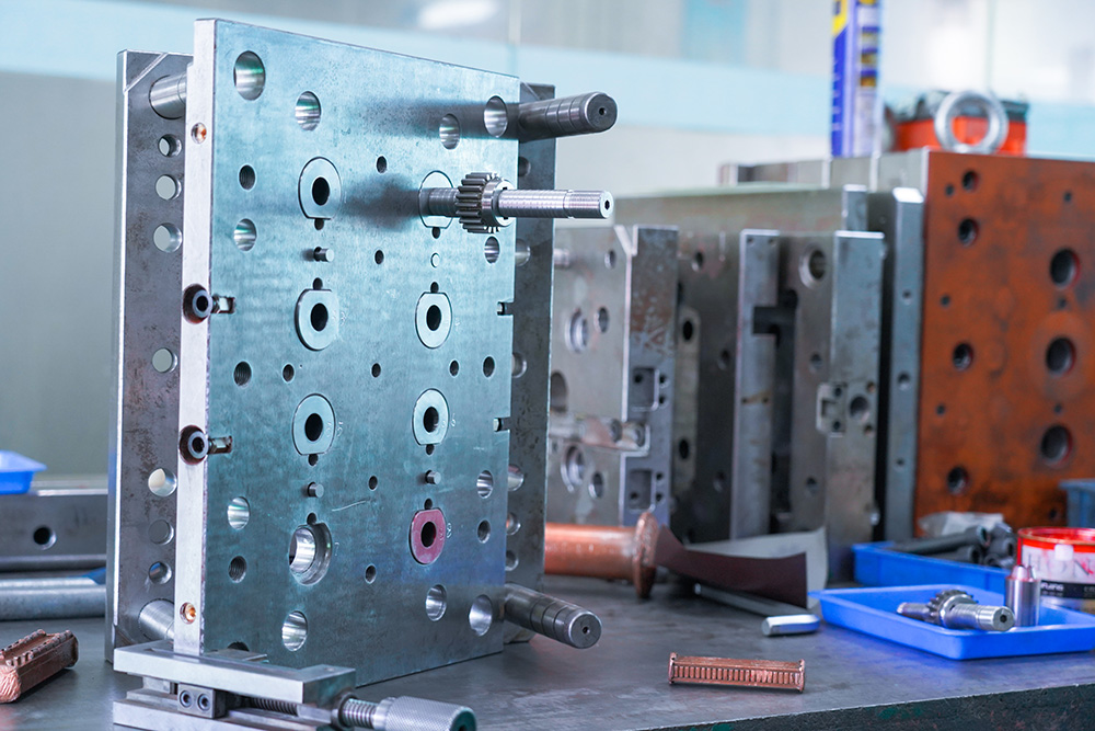 东莞市隆久塑胶模具有限公司